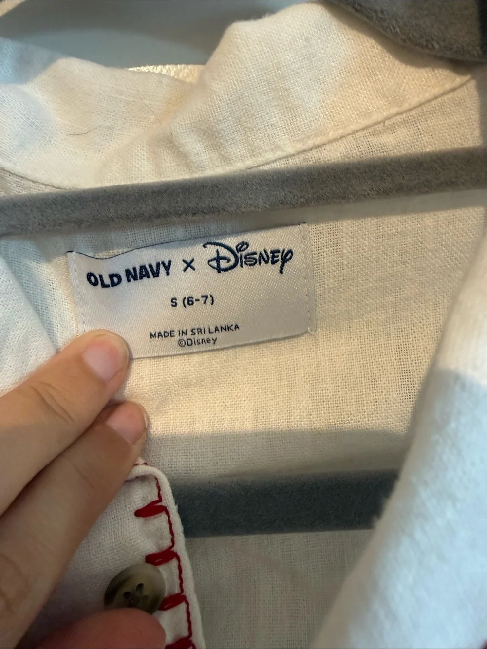 Old Navy x Disney Embroidered Linen Blend Button Up Size Small